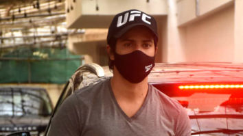 Photos: Varun Dhawan snapped at a dubbing studio in Juhu