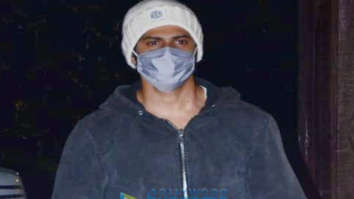 Photos: Varun Dhawan snapped at the gym in Juhu