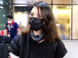 Sunny Leone spotted with family at the airport