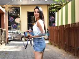 Photos: Sonal Chauhan snapped at Nature’s Basket, Juhu