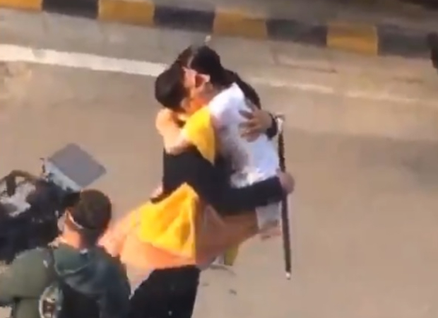 LEAKED: Videos of Akshay Kumar and Sara Ali Khan shooting for Atrangi Re goes viral