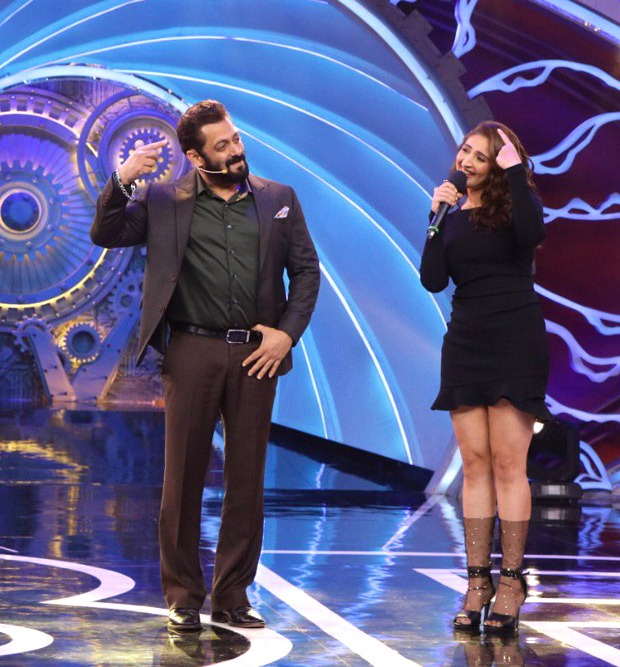 Bigg Boss 14: Salman Khan dances to the tunes of Dhvani Bhanushali's new track 'Nayan'