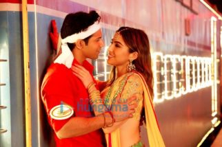 Movie Stills Of The Movie Coolie No. 1