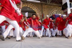 Movie Stills Of The Movie Coolie No.1