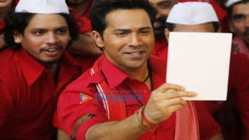 Movie stills of the movie Coolie No.1