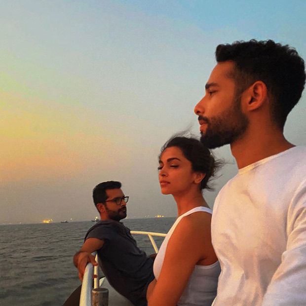 Deepika Padukone, Ananya Panday, Siddhant Chaturvedi and Shakun Batra enjoy the sunset during their boat ride 