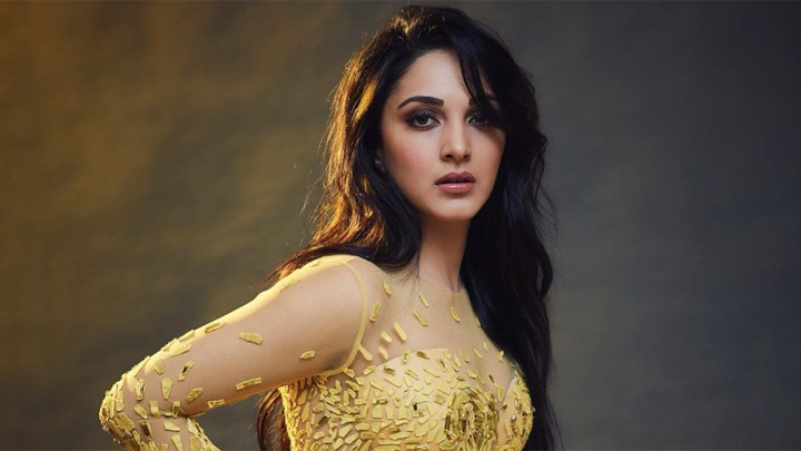LOL- Kiara Advani: “Kabir Singh’s TINDER bio would be- Preeti is looking for…”| Rapid Fire LOL- Kiara Advani: “Kabir Singh’s TINDER bio would be- Preeti is looking for…”| Rapid Fire