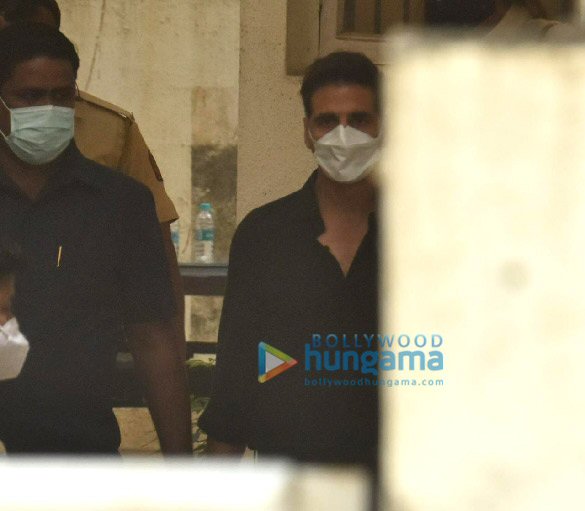 photos akshay kumar snapped at dubbing studio in juhu 2