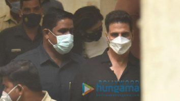 Photos: Akshay Kumar snapped at dubbing studio in Juhu