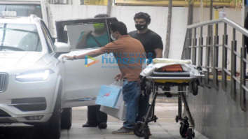 Photos: Anshula Kapoor and Arjun Kapoor leave from Hinduja Hospital