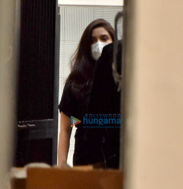 photos anushka sharma snapped at a clinic in juhu 1