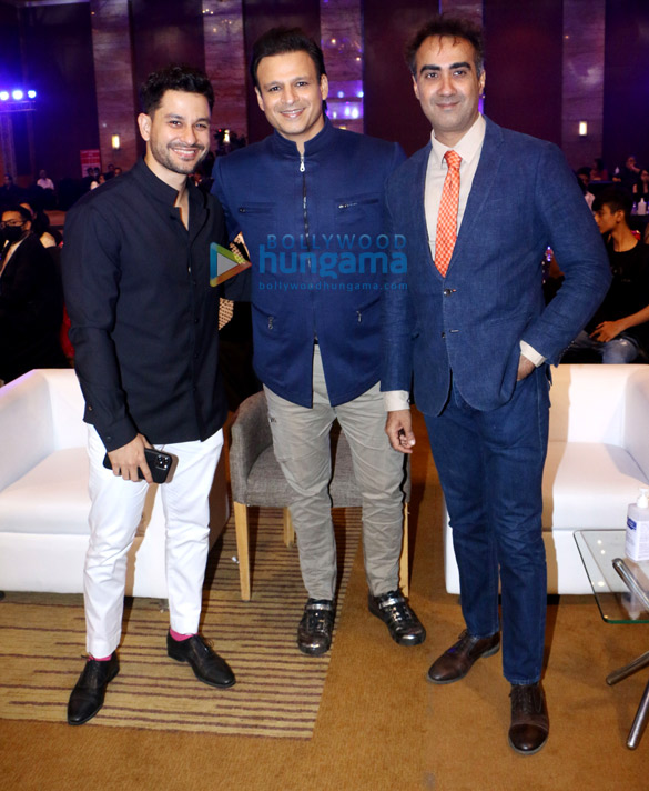 photos celebs snapped at midday showbiz icon awards 2020 10