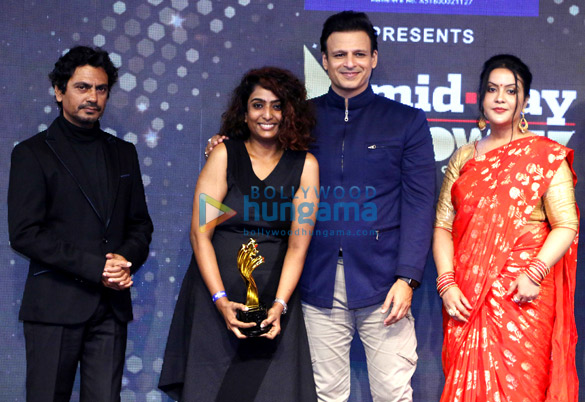 photos celebs snapped at midday showbiz icon awards 2020 4 2