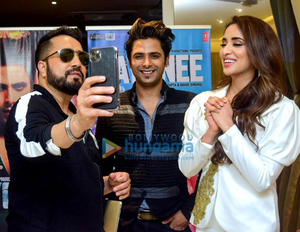 photos celebs snapped at the song launch of film sayonee at sunny super sound in juhu 4