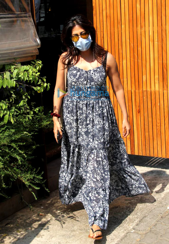 photos chitrangada singh spotted outside at silver beach cafe juhu 1 2