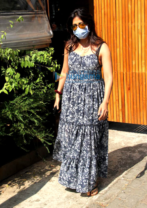 photos chitrangada singh spotted outside at silver beach cafe juhu 2