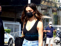 Photos: Deepika Padukone snapped at Gateway Of India