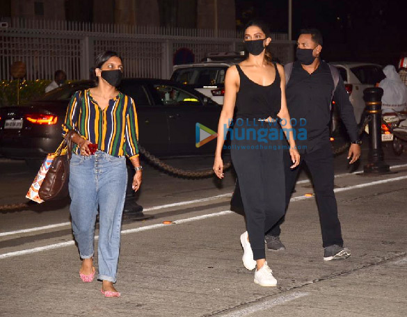 photos deepika padukone spotted at gateway of india 1