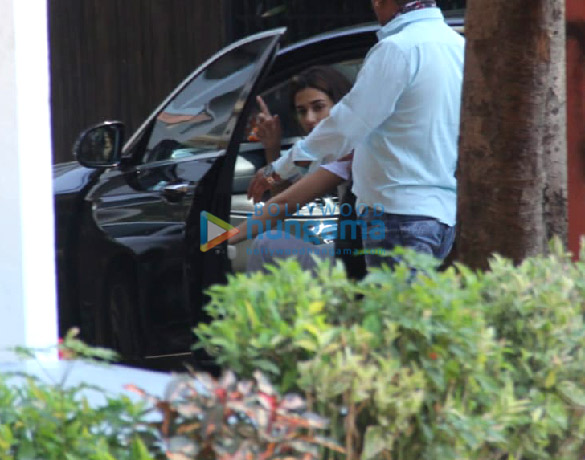 photos disha patani spotted outside tiger shroffs house in bandra 1