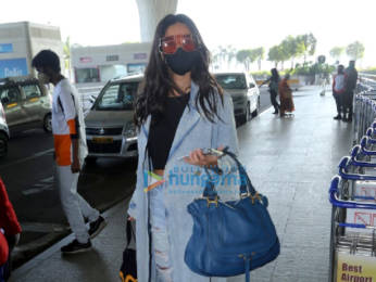 Photos: Urvashi Rautela, Kriti Sanon, and Alia Bhatt others snapped at the airport
