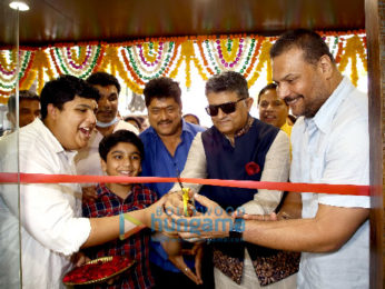 Photos: Gajraj Rao and Dayanand Shetty at the inauguration of Niranjan B Bhandary's Fab Cut unisex Salon in Oshiwara