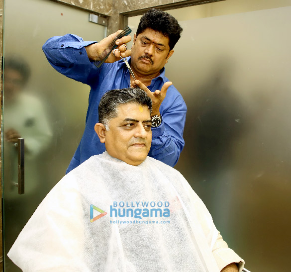 photos gajraj rao and dayanand shetty at the inauguration of niranjan b bhandarys fab cut unisex salon in oshiwara 4