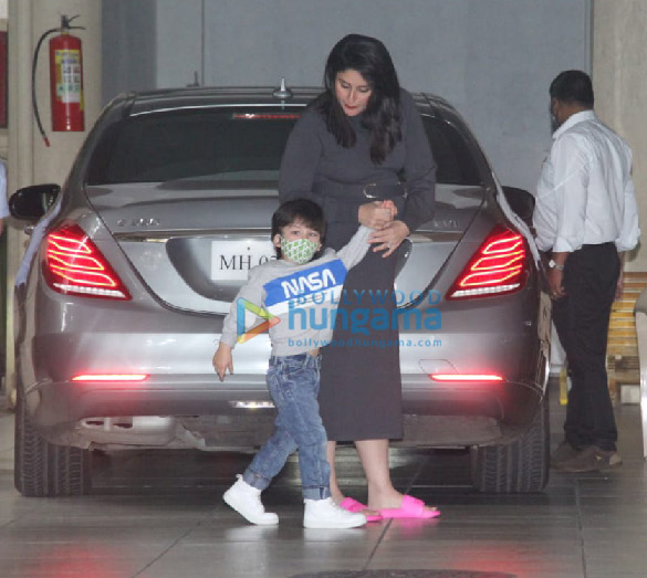 photos kareena kapoor khan and taimur ali khan snapped at babita kapoors house 3