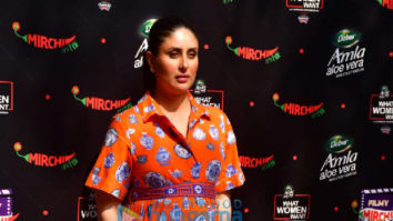 Photos: Kareena Kapoor Khan snapped at Balgandharva Rang Mandir in Bandra