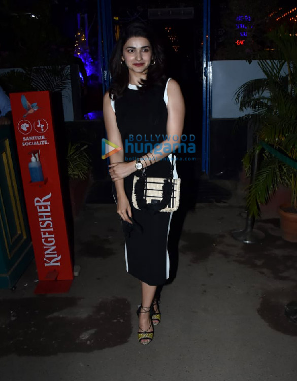 photos kartik aaryan sunny leone and prachi desai snapped in juhu 1