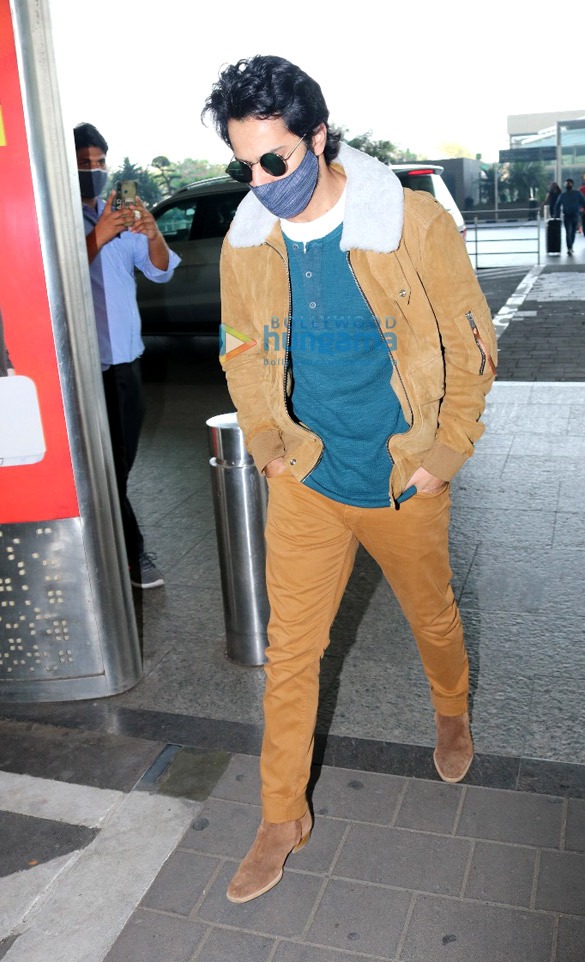 photos kiara advani neetu singh and others snapped at the airport 4