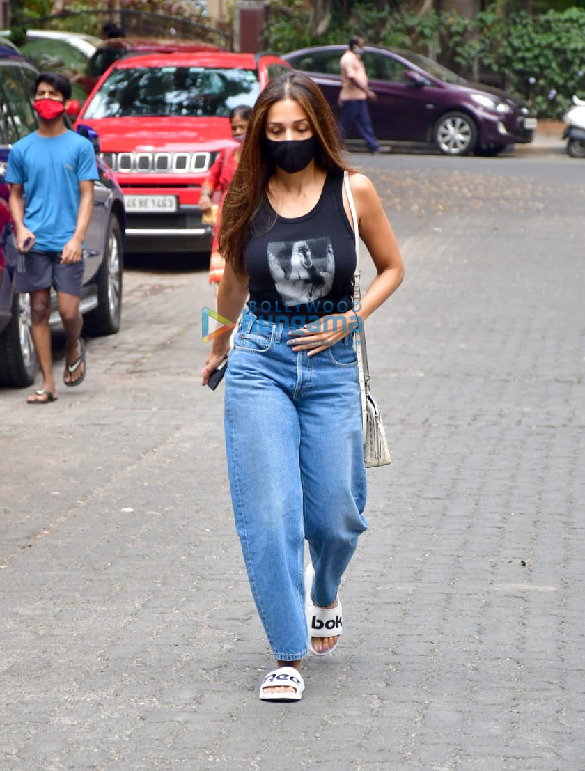 photos malaika arora spotted in bandra 2 3