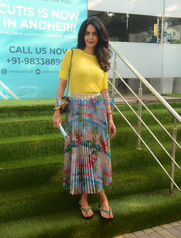 photos mallika sherawat snapped in andheri 1