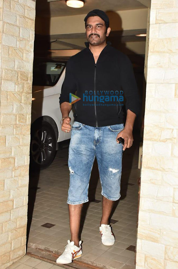 photos mouni roy and sharad kelkar snapped in khar 3