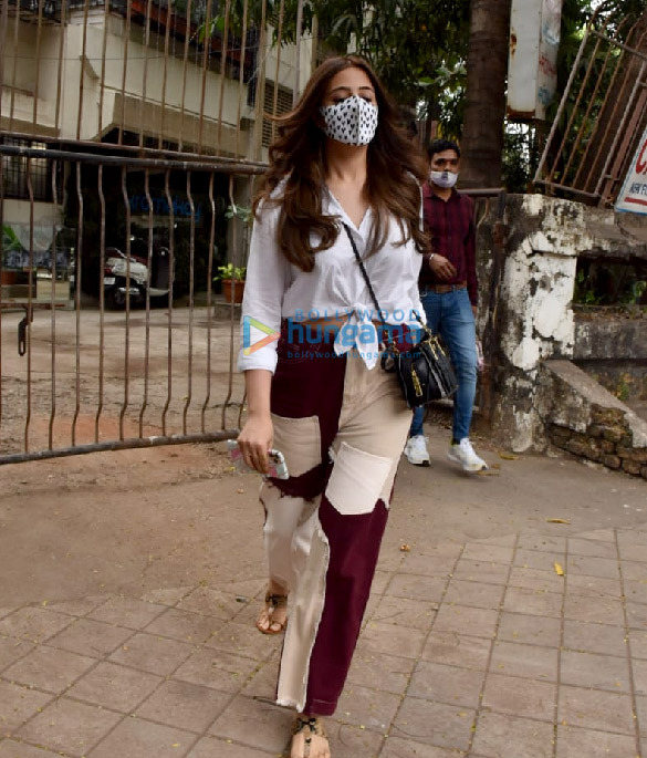 photos nupur sanon snapped at salon in juhu 2