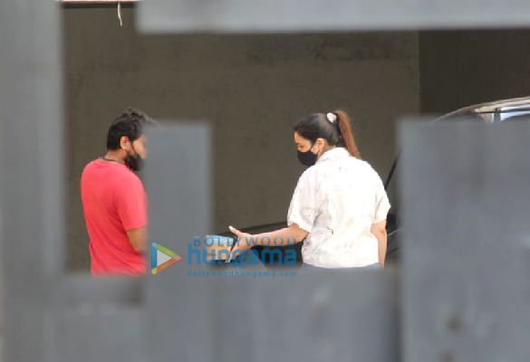photos parineeti chopra spotted in bandra 2