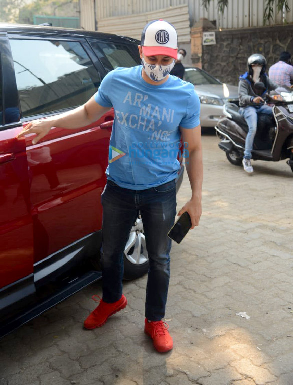 photos patralekha and kunal kemmu snapped at dance class in andheri 6