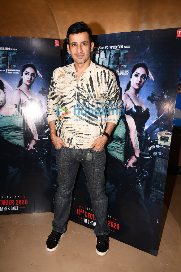 photos premiere of lucky nadiadwala morani productions and d t productions pvt ltd film sayonee 9