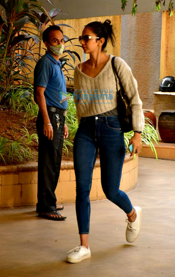 photos rakul preet singh spotted in bandra 2 4