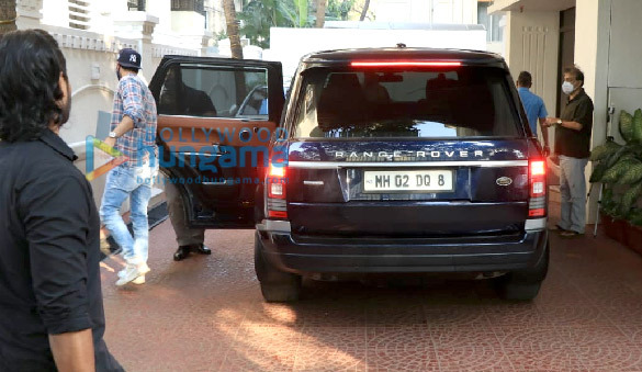 photos ranbir kapoor snapped at luv ranjans office in juhu 2