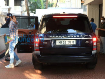 Photos: Ranbir Kapoor snapped at Luv Ranjan's office in Juhu