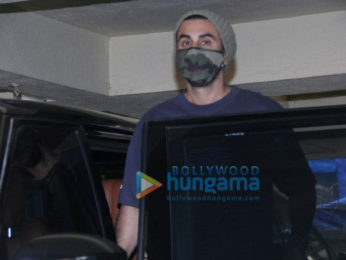 Photos: Ranbir Kapoor spotted at a dubbing studio in Khar
