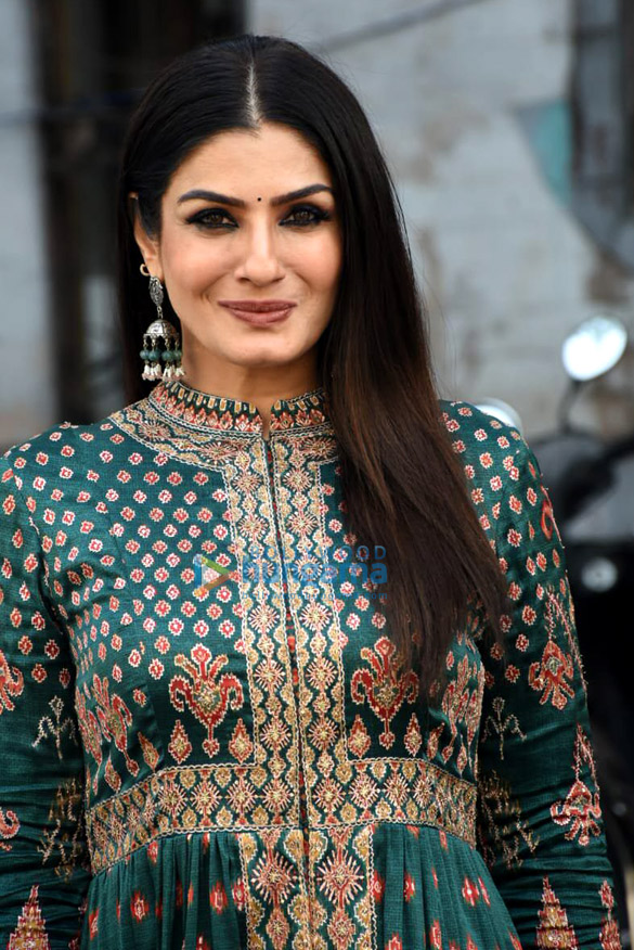 Photos: Raveena Tandon snapped on sets of KBC Photos: Raveena Tandon snapped on sets of KBC