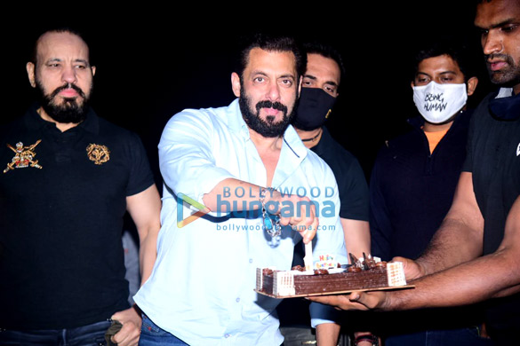 Photos: Salman Khan celebrates his birthday with family, friends at his Panvel farmhouse Photos: Salman Khan celebrates his birthday with family, friends at his Panvel farmhouse