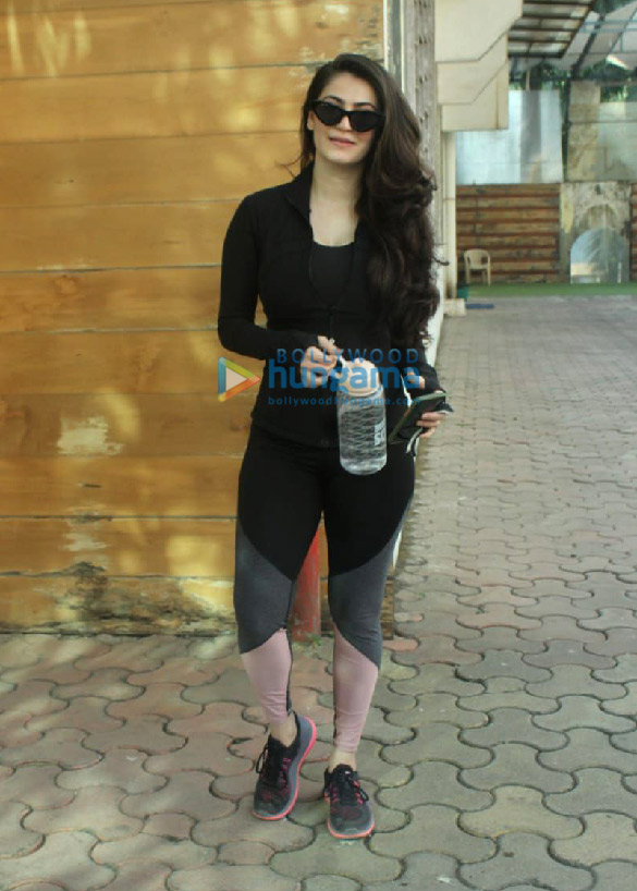 photos shivaleeka oberoi snapped in andheri 4