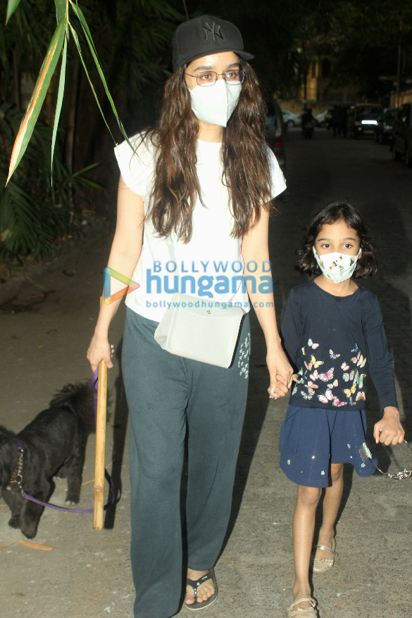 Photos: Shraddha Kapoor snapped in Mumbai Photos: Shraddha Kapoor snapped in Mumbai