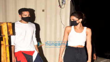 Photos: Siddhant Chaturvedi and Deepika Padukone snapped at Gateway Of India in Mumbai