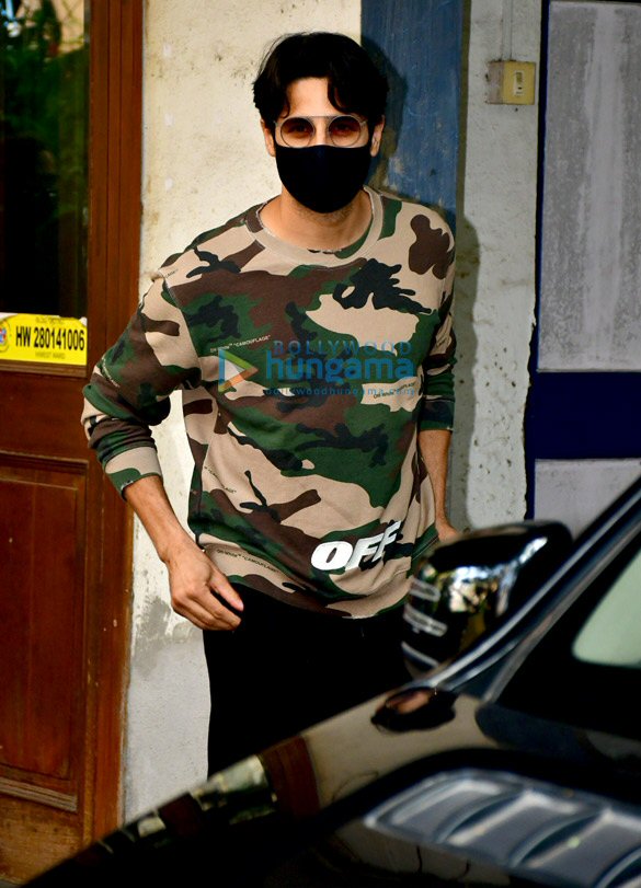 photos sidharth malhotra spotted at dubbing studio 4