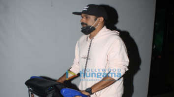 Photos: Sohum Shah and Nupur Sanon snapped at the airport