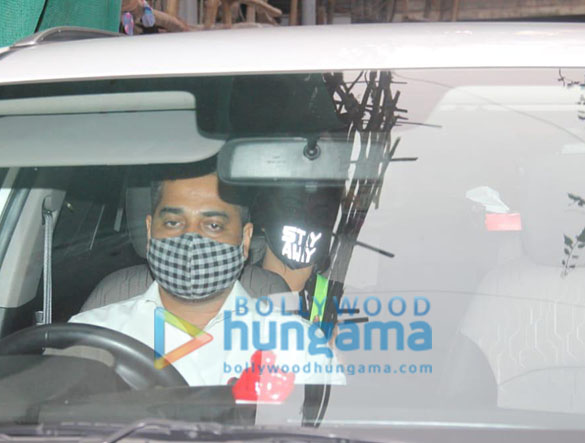 photos sonakshi sinha snapped in bandra 2
