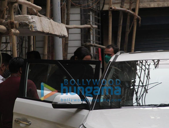photos sonakshi sinha snapped in bandra 3